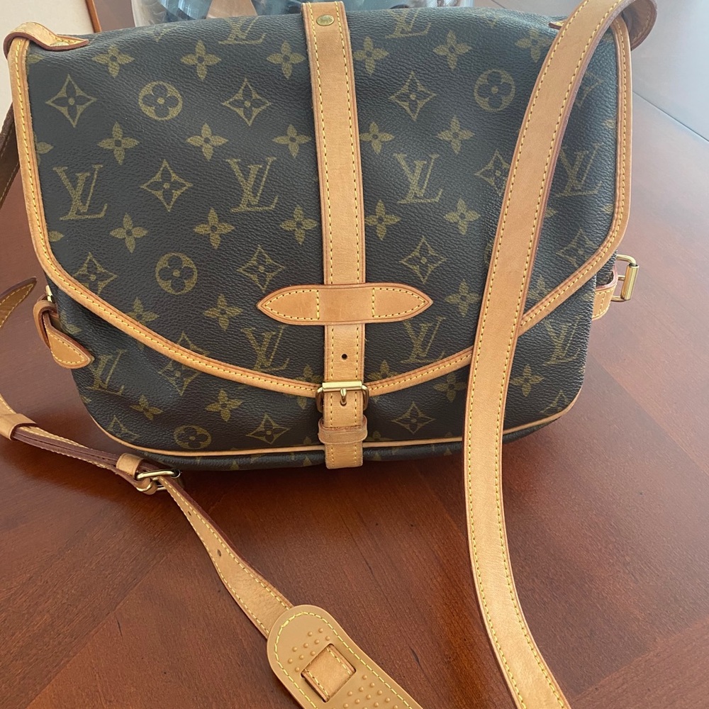 Louis Vuitton Saumur 30 Crossbody Shoulder Bag!
